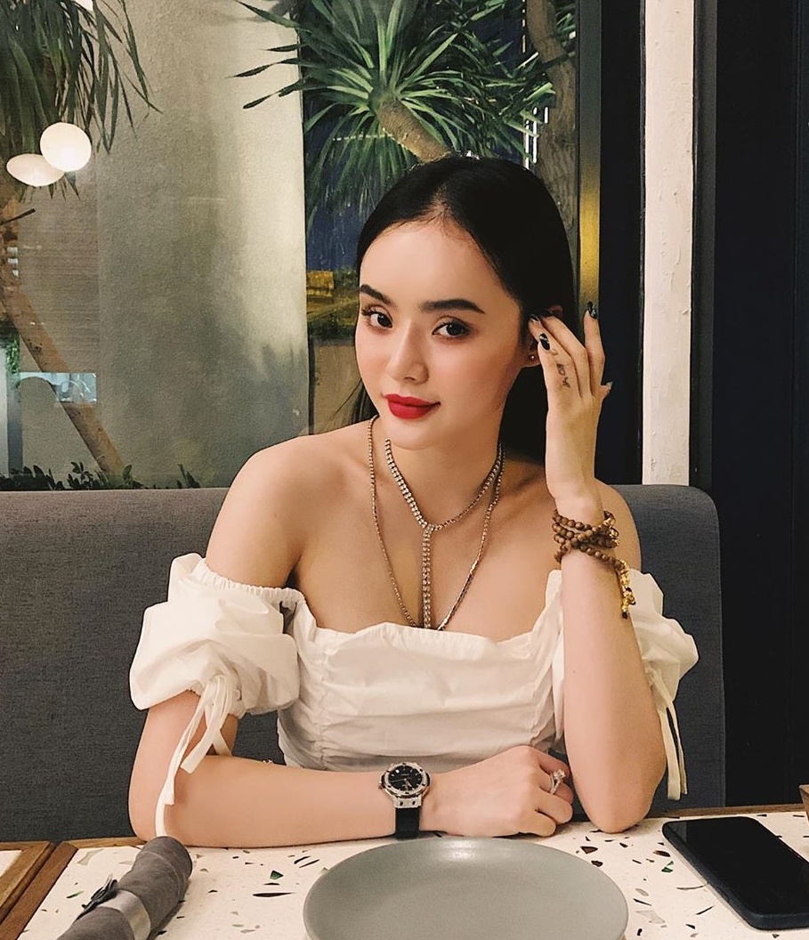 em gai angela Phuong trinh anh 9