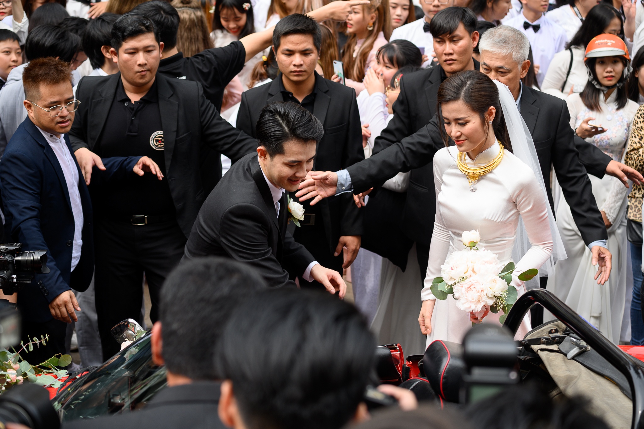 dam hoi dong nhi ong cao thang anh 2