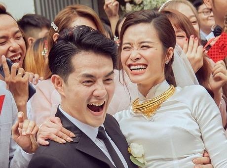 Dong Nhi huy dong 1.000 nhan luc, 2 tan hoa cho le cuoi tren bai bien hinh anh