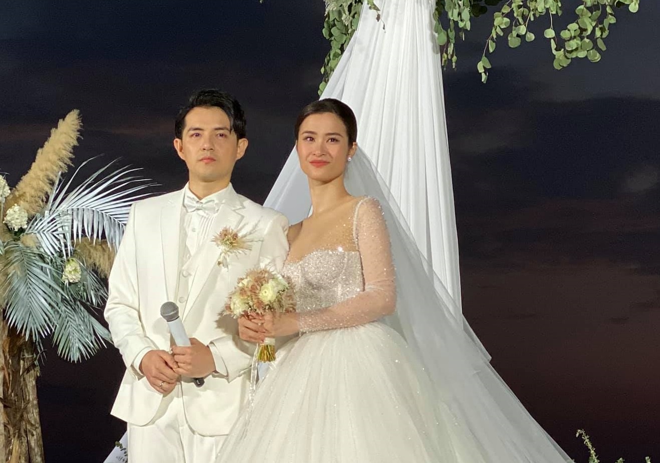 Ong Cao Thang khoc khi noi se lo cho Dong Nhi va 'con cua chung ta' hinh anh