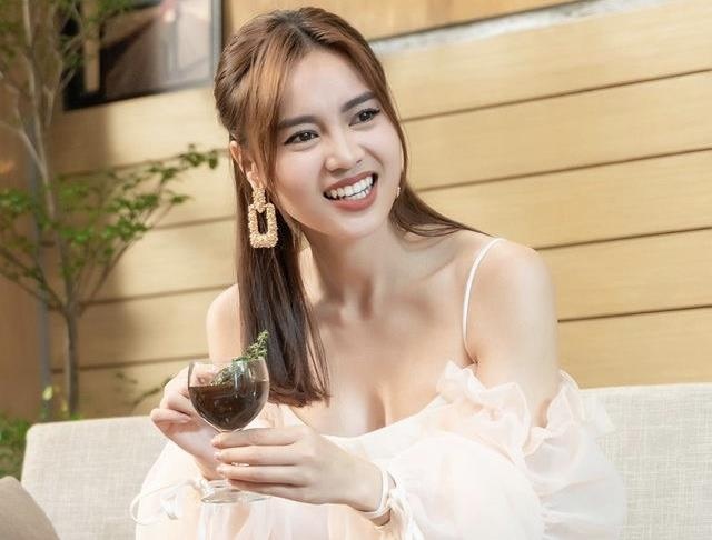 Ninh Duong Lan Ngoc tre gio du le cuoi cua Dong Nhi, Ong Cao Thang hinh anh