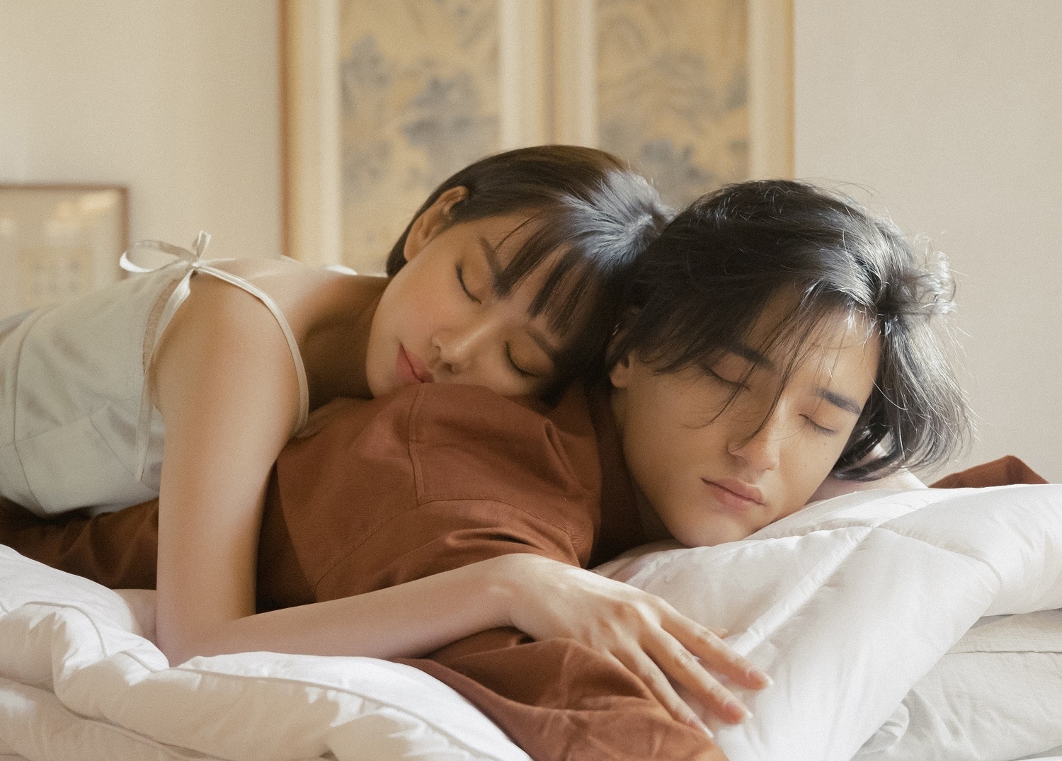 Min bán nude trong MV ảnh 2 Min ban nude trong MV anh 2