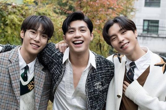 Noo Phuoc Thinh chup hinh cung than tuong Kpop tren Dispatch hinh anh