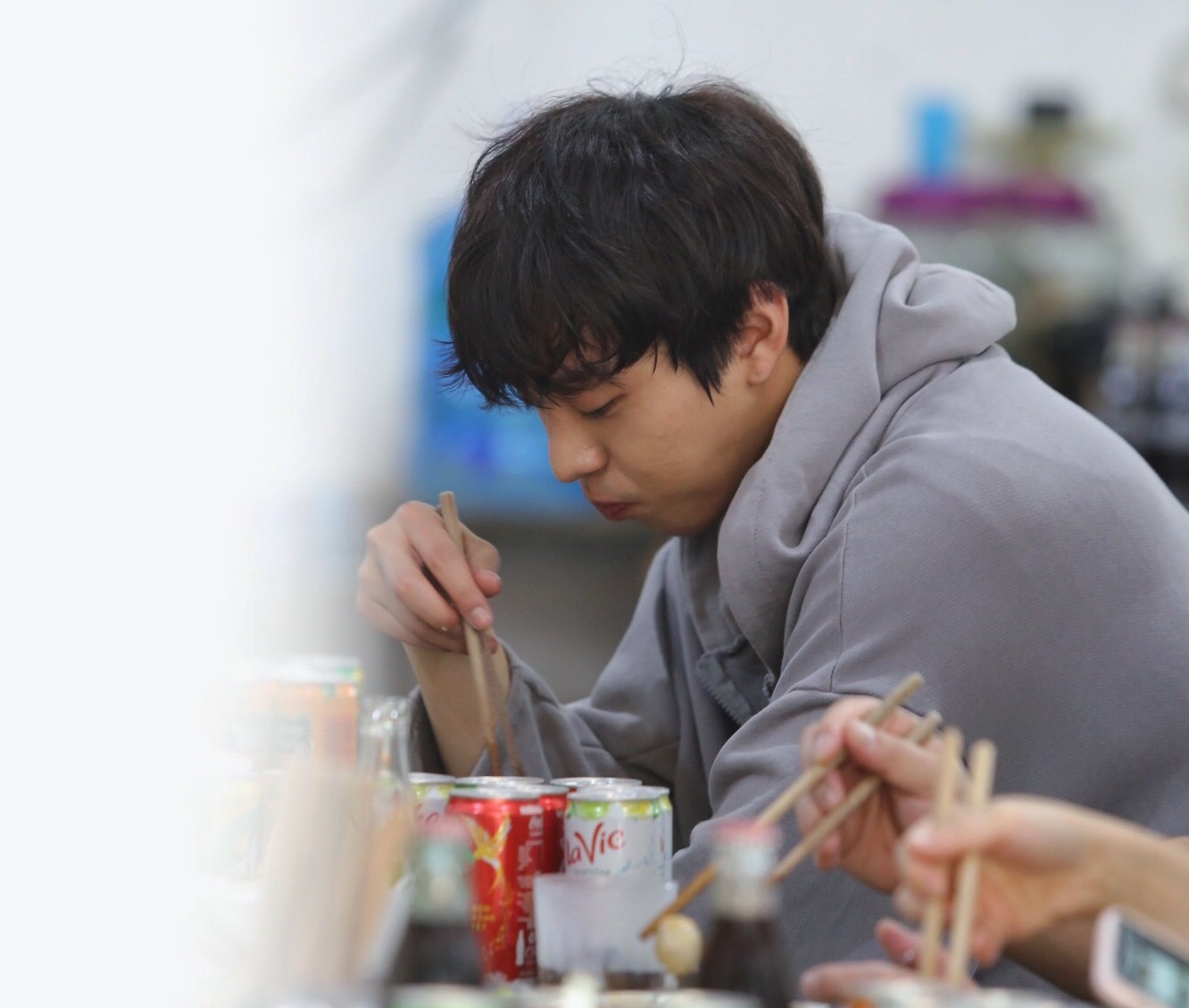 Ahn Hyo Seop ăn bún bò ảnh 5 Ahn Hyo Seop an bun bo anh 5