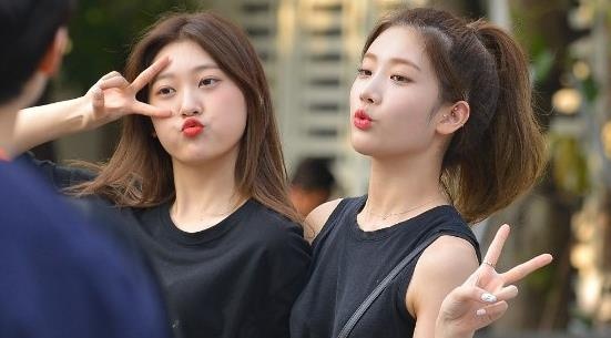 Dan my nu Kpop dien ao ho eo, dao choi Ha Noi hinh anh