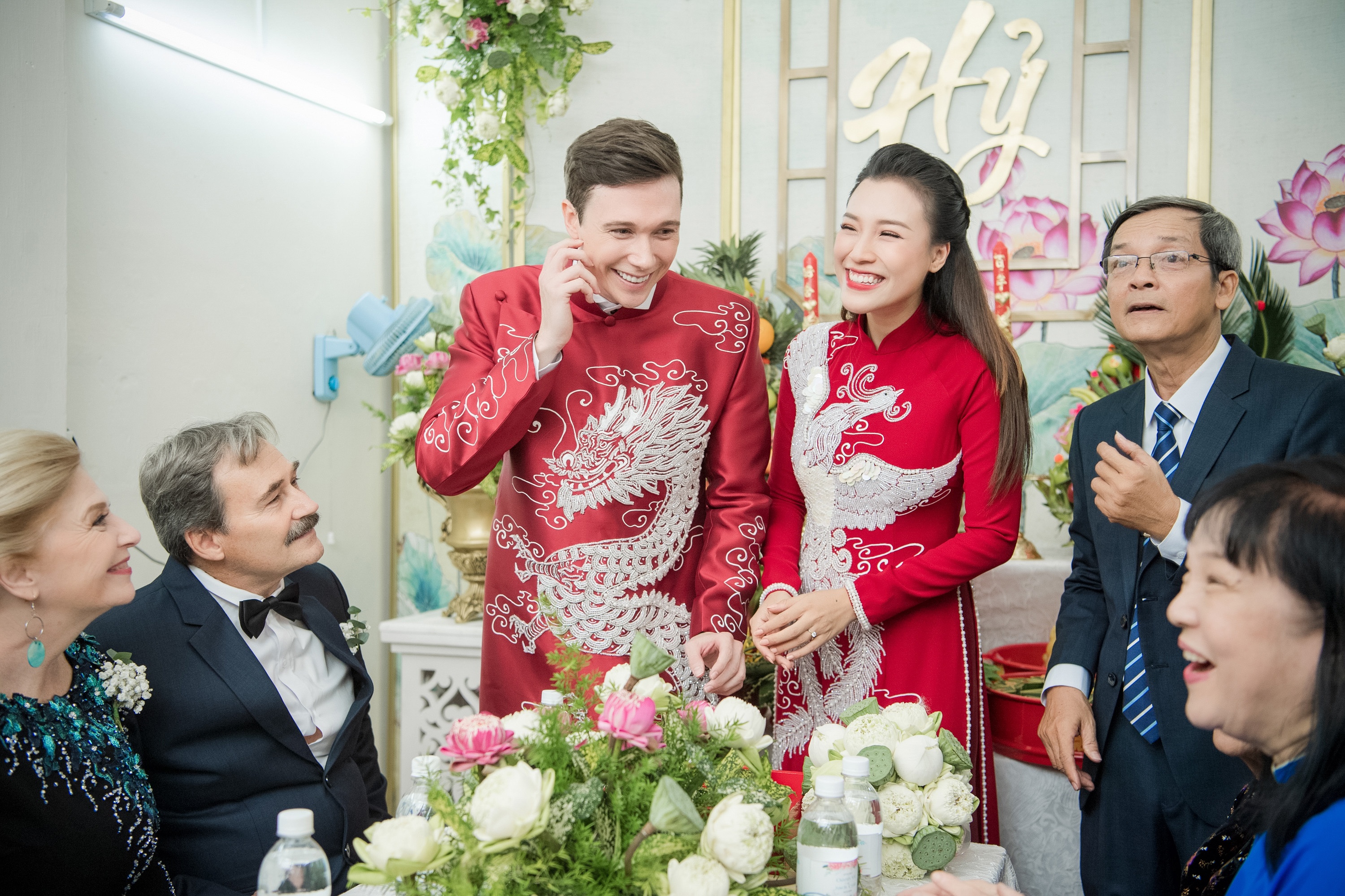 le cuoi hoang oanh va chong tay anh 18