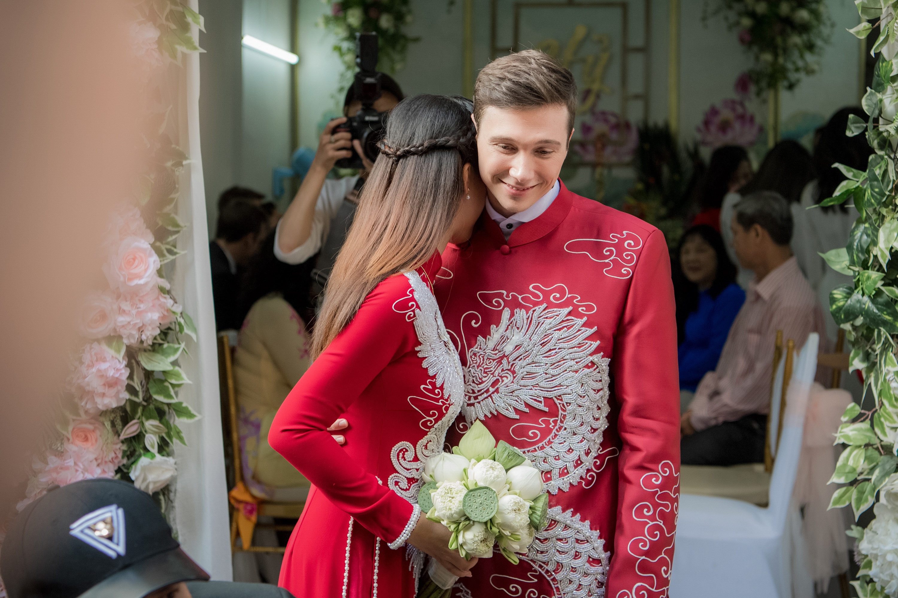 le cuoi hoang oanh va chong tay anh 24