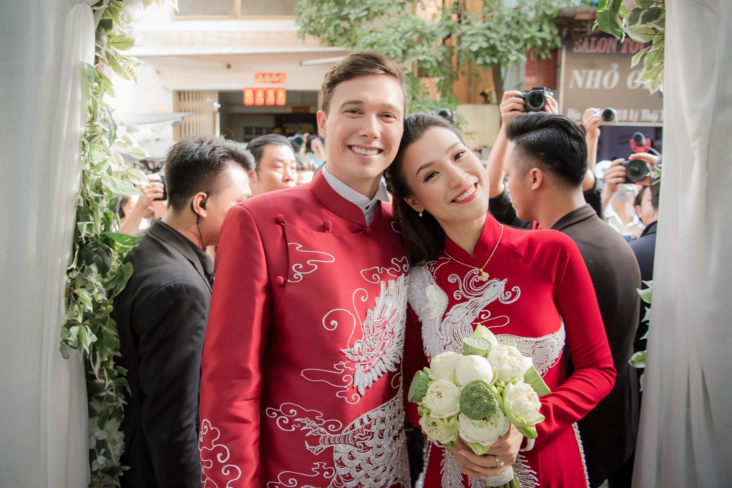 le cuoi hoang oanh va chong tay anh 25