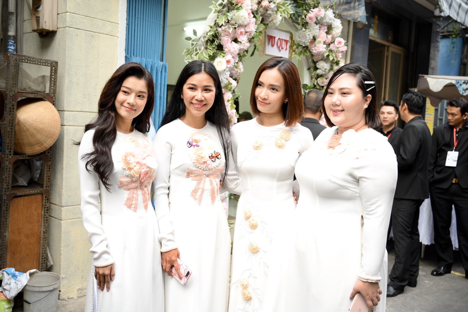 le cuoi hoang oanh va chong tay anh 32