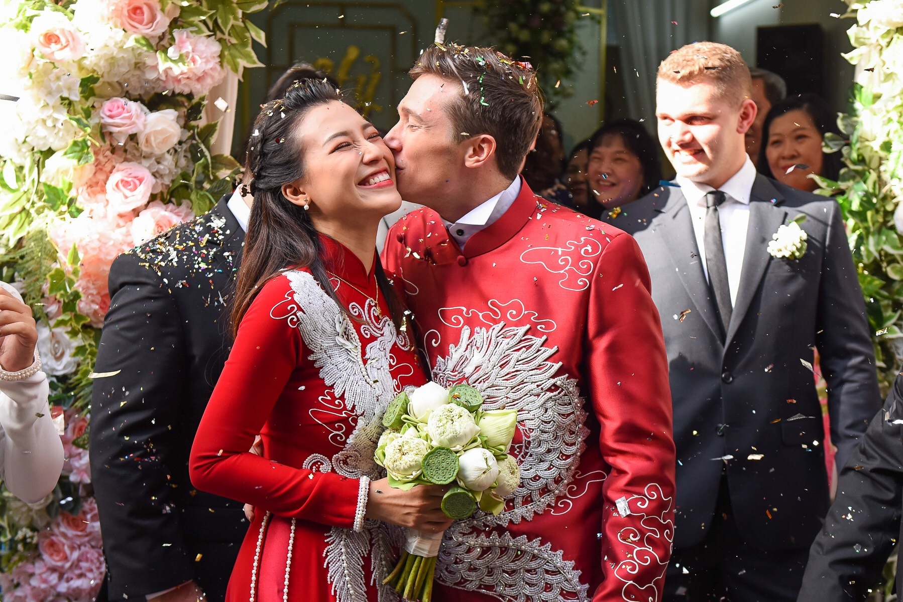 le cuoi hoang oanh va chong tay anh 29