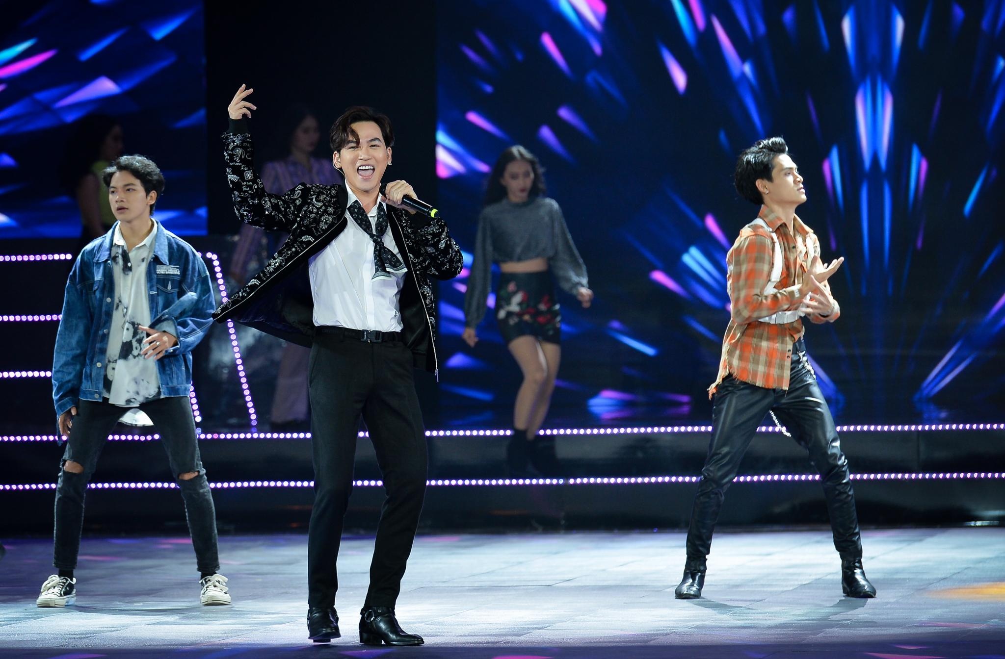 hoa hau hoan vu ban ket anh 47