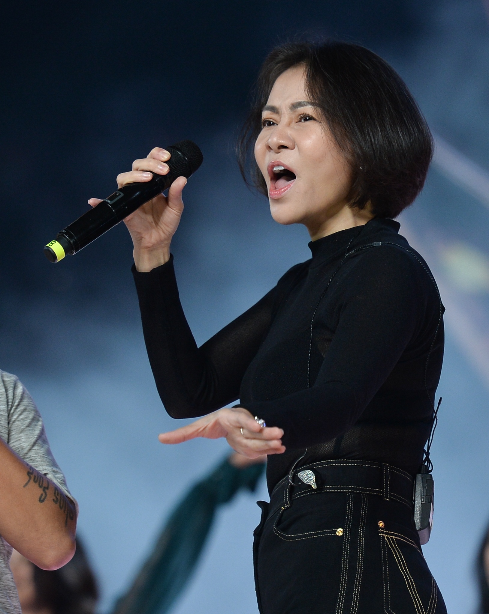 thu minh tong duyet hoa hau anh 5