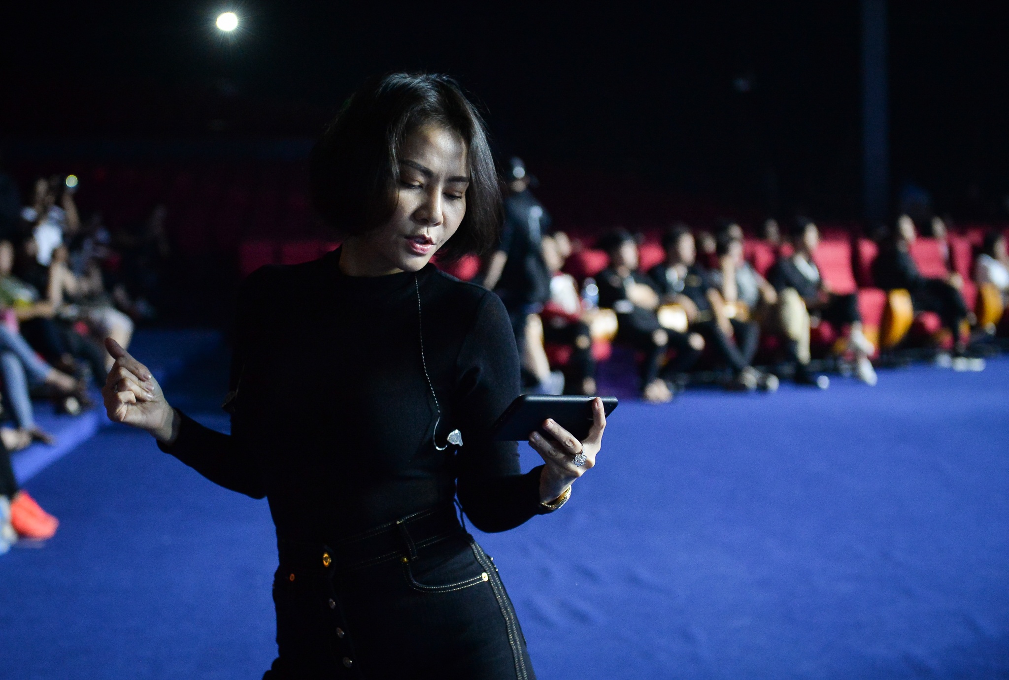 thu minh tong duyet hoa hau anh 4