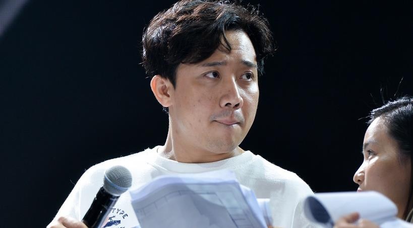 Tran Thanh choc cuoi thi sinh Hoa hau Hoan vu Viet Nam hinh anh