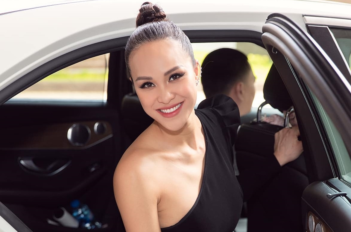 MC Phuong Mai chay show sau 20 ngay sinh con hinh anh