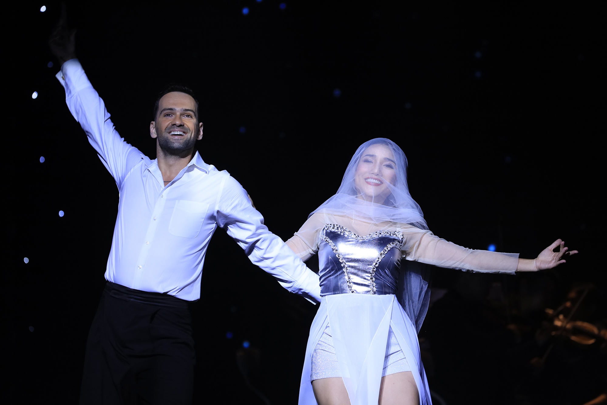 Cat Tuong,  NSND Hong Van,  Le Giang,  Ngan Quynh,  Trinh Kim Chi,  Quy Binh,  Tiet Cuong,  Vu Ha, &nbsp;Van Trang anh 5