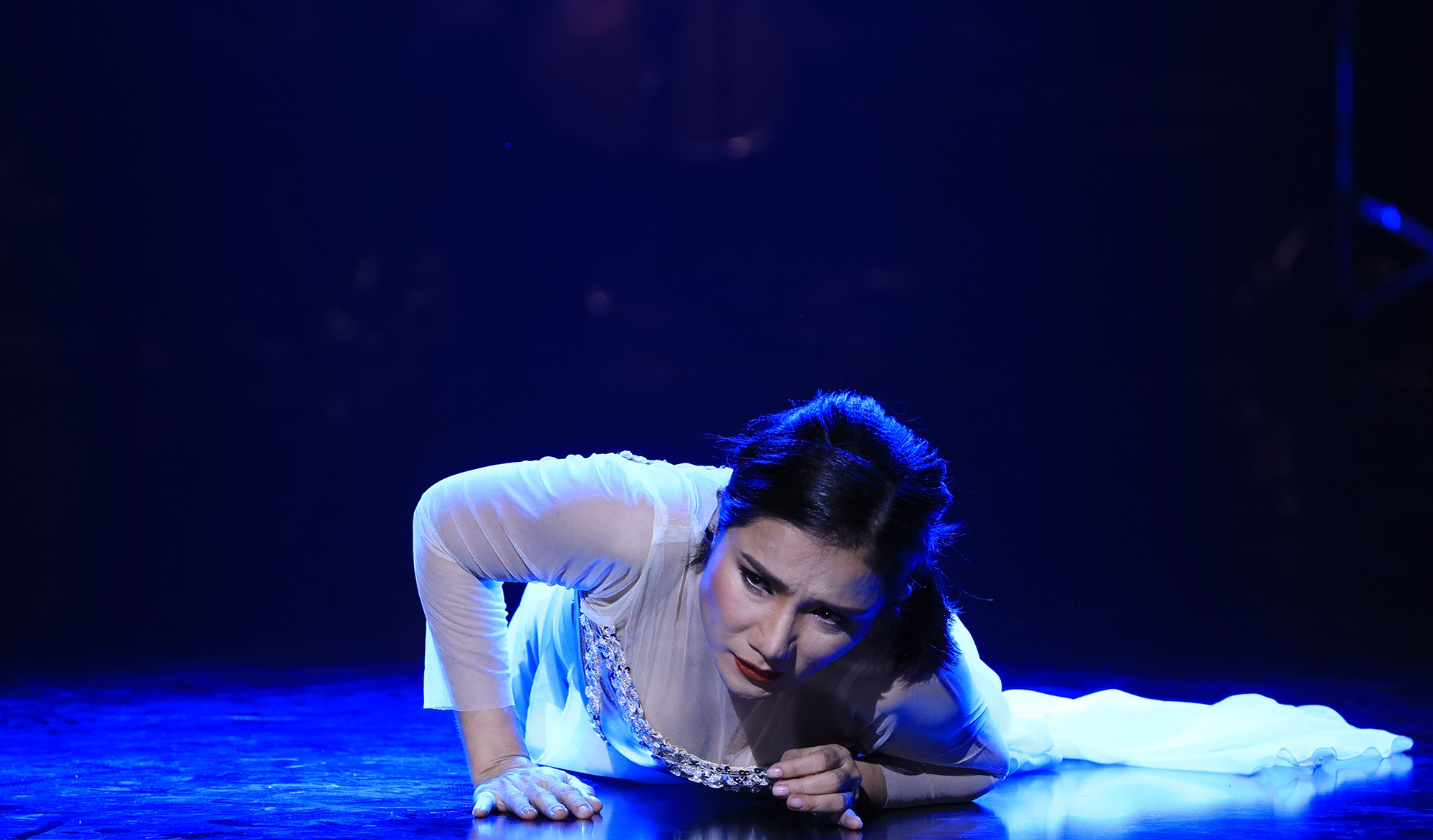 Cat Tuong,  NSND Hong Van,  Le Giang,  Ngan Quynh,  Trinh Kim Chi,  Quy Binh,  Tiet Cuong,  Vu Ha, &nbsp;Van Trang anh 4