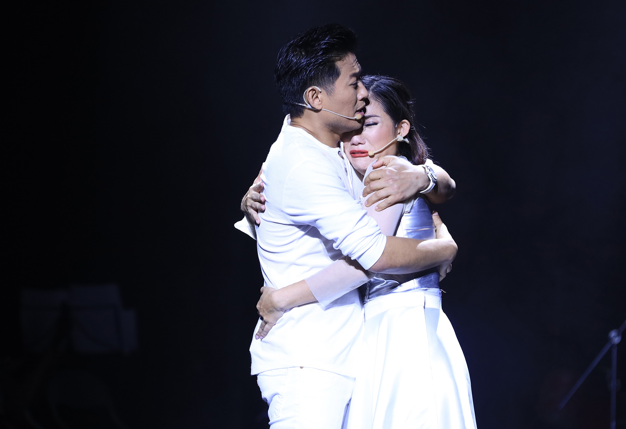 Cat Tuong,  NSND Hong Van,  Le Giang,  Ngan Quynh,  Trinh Kim Chi,  Quy Binh,  Tiet Cuong,  Vu Ha, &nbsp;Van Trang anh 8