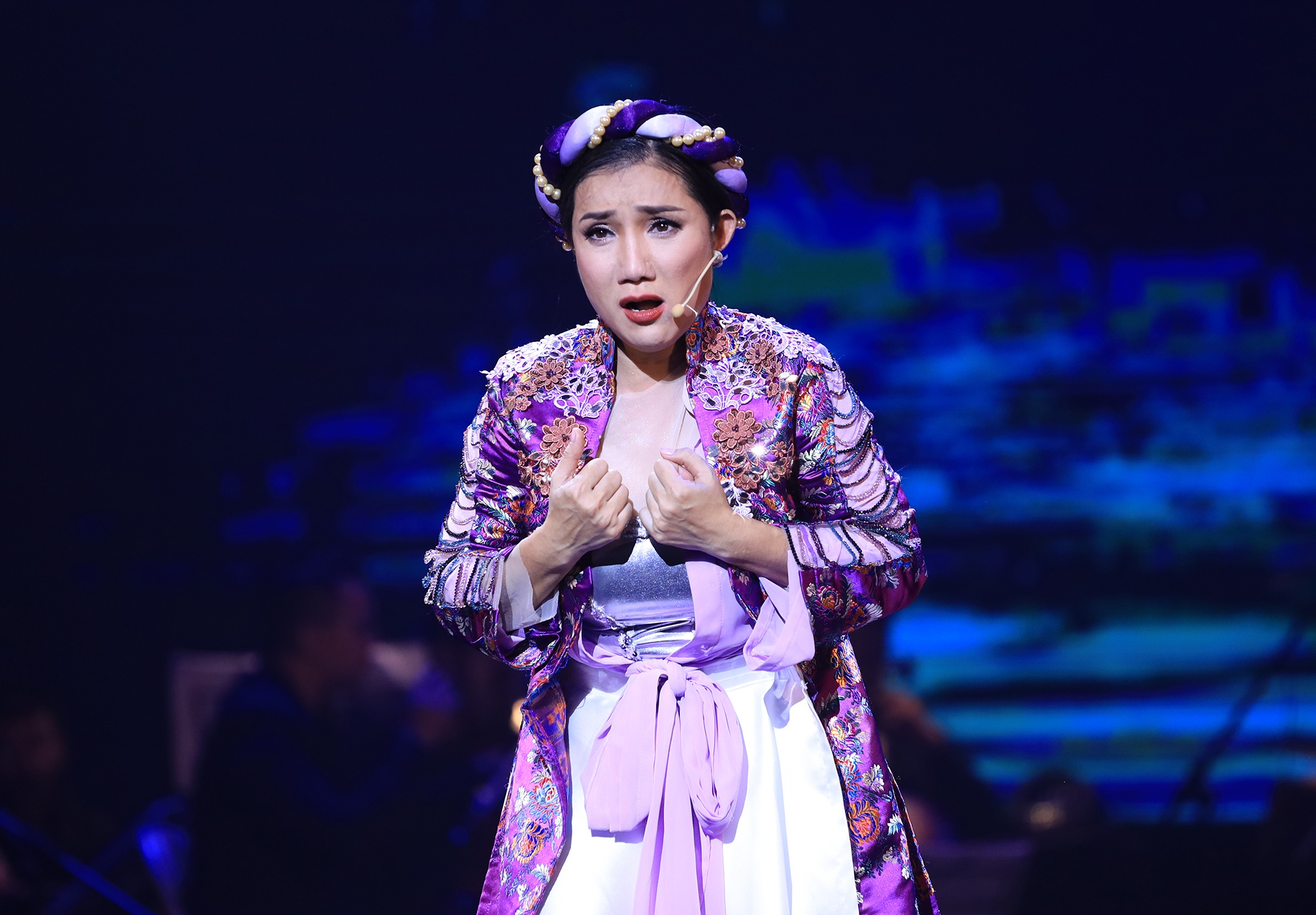 Cat Tuong,  NSND Hong Van,  Le Giang,  Ngan Quynh,  Trinh Kim Chi,  Quy Binh,  Tiet Cuong,  Vu Ha, &nbsp;Van Trang anh 9