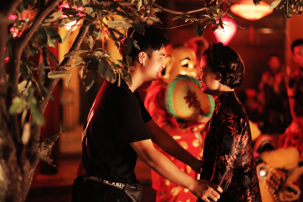 Duong Hoang Yen MV Em mot minh quen roi anh 2