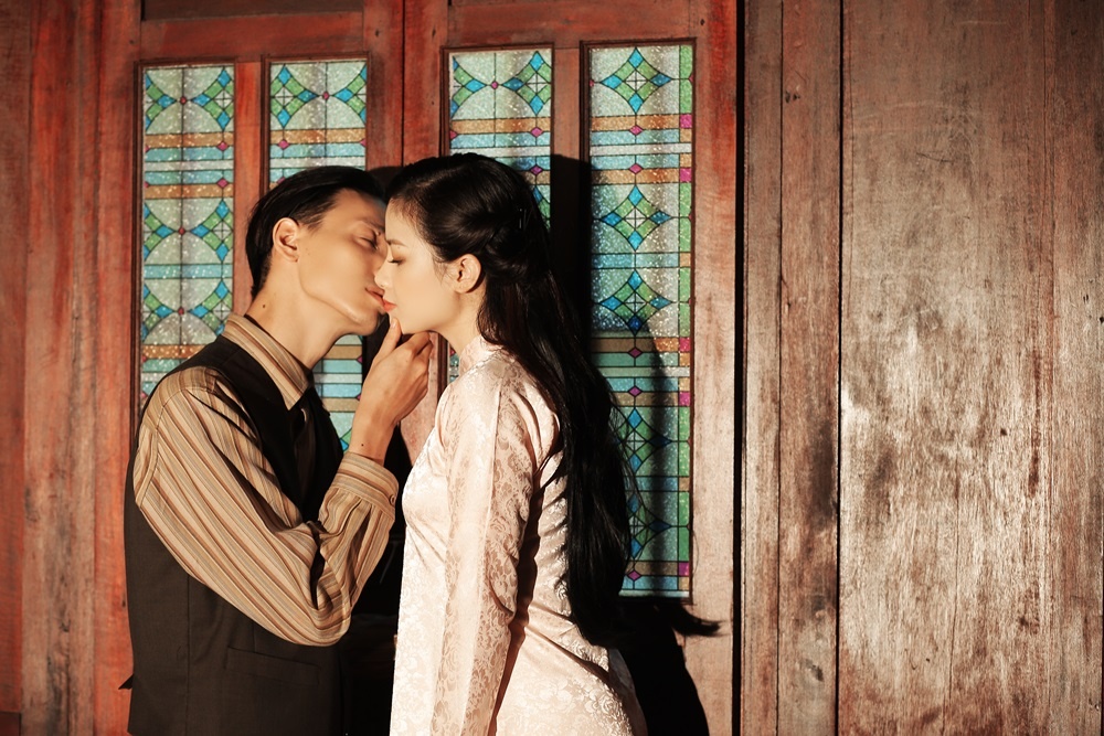 Duong Hoang Yen MV Em mot minh quen roi anh 1