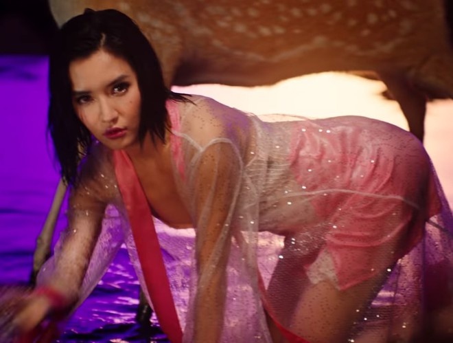 MV Viet gay tranh cai anh 5