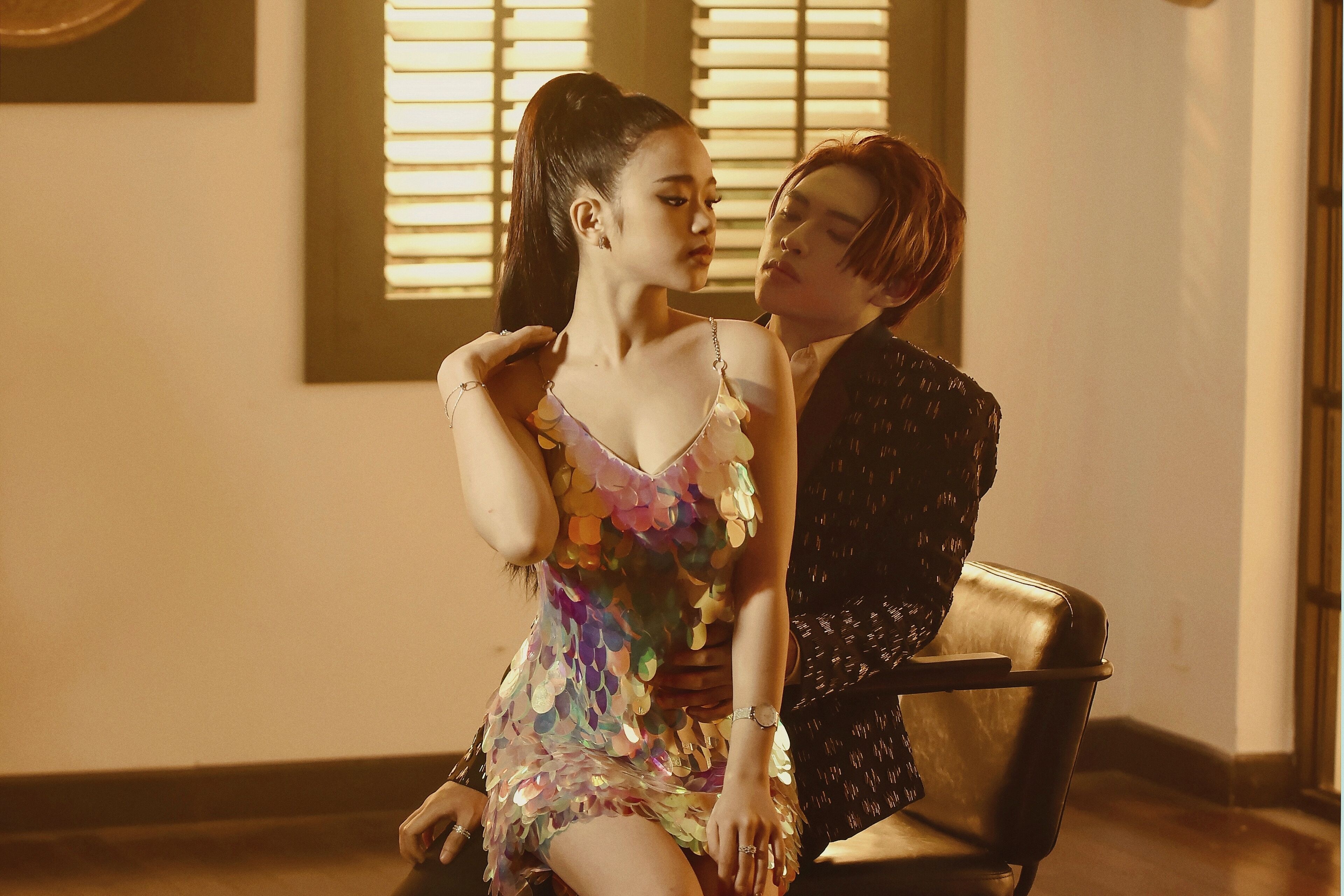 MV Viet gay tranh cai anh 4