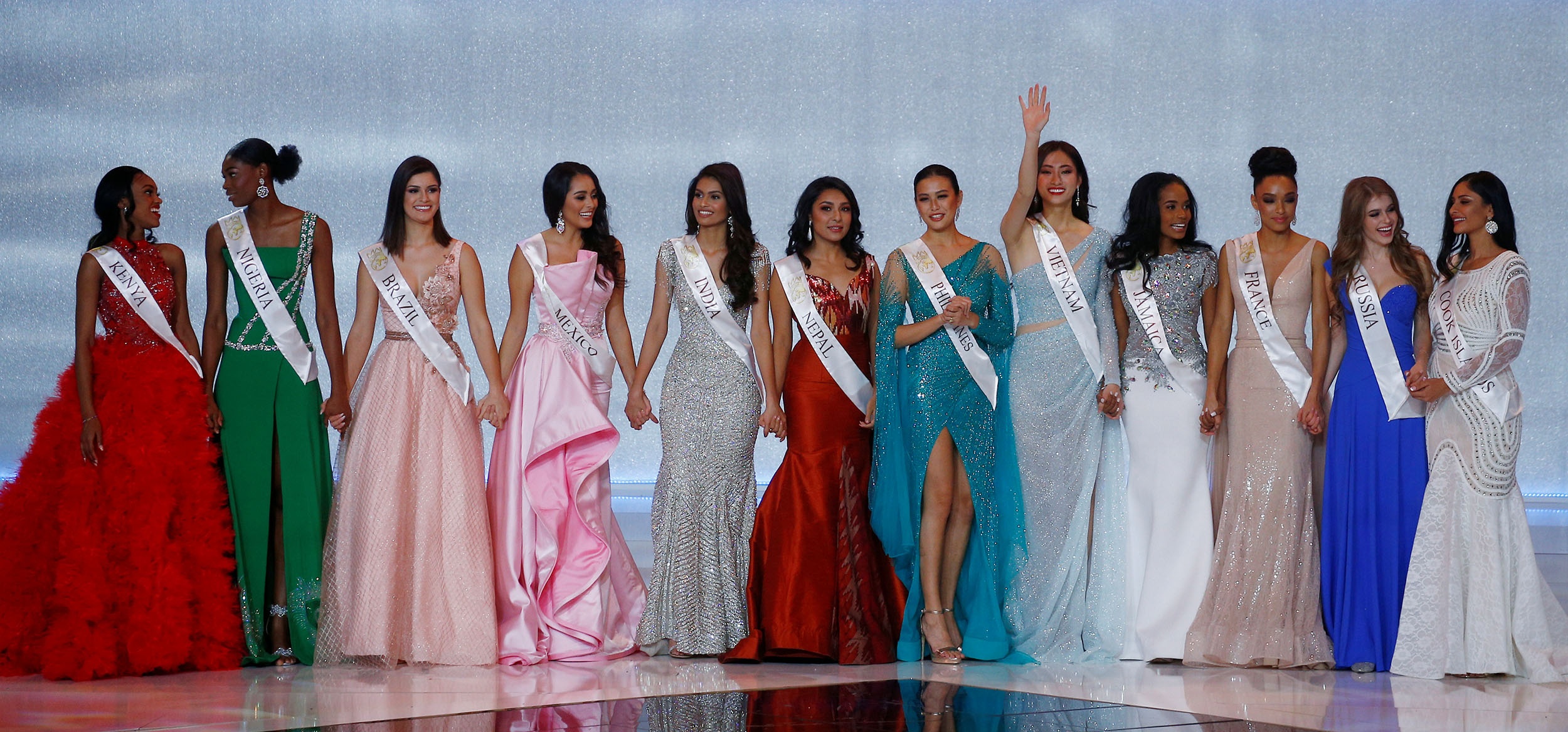 Luong Thuy Linh Hoa hau the gioi anh 1