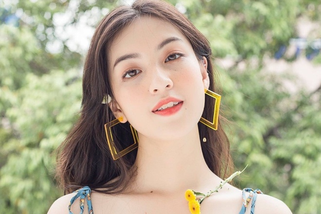 Nhan sac tuoi 19 cua MC VTV dong Hong 'Mat biec' hinh anh