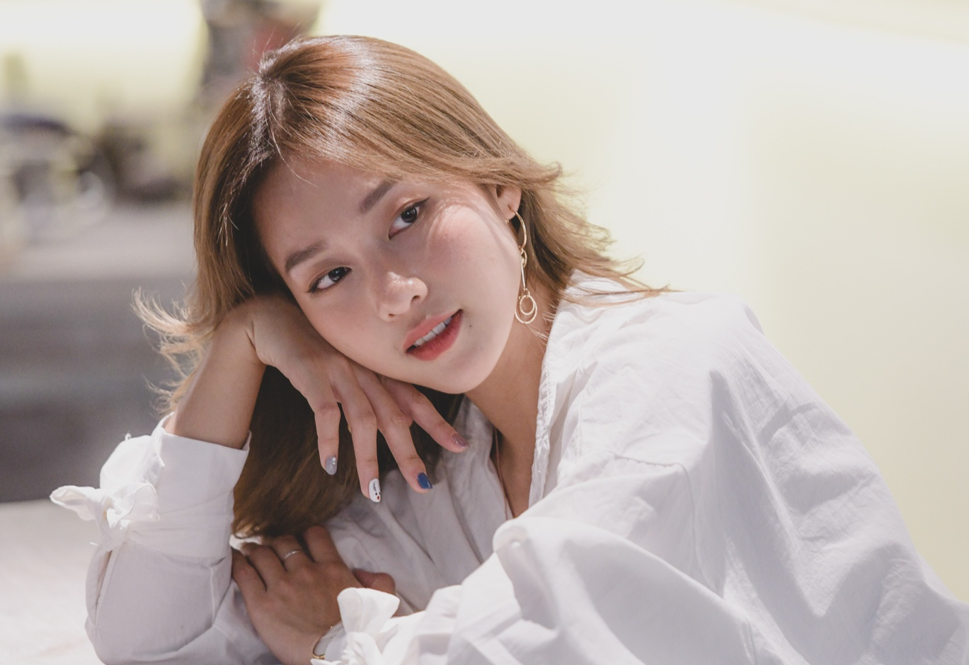 Nhan sac cua Kha Ngan o tuoi 22 hinh anh