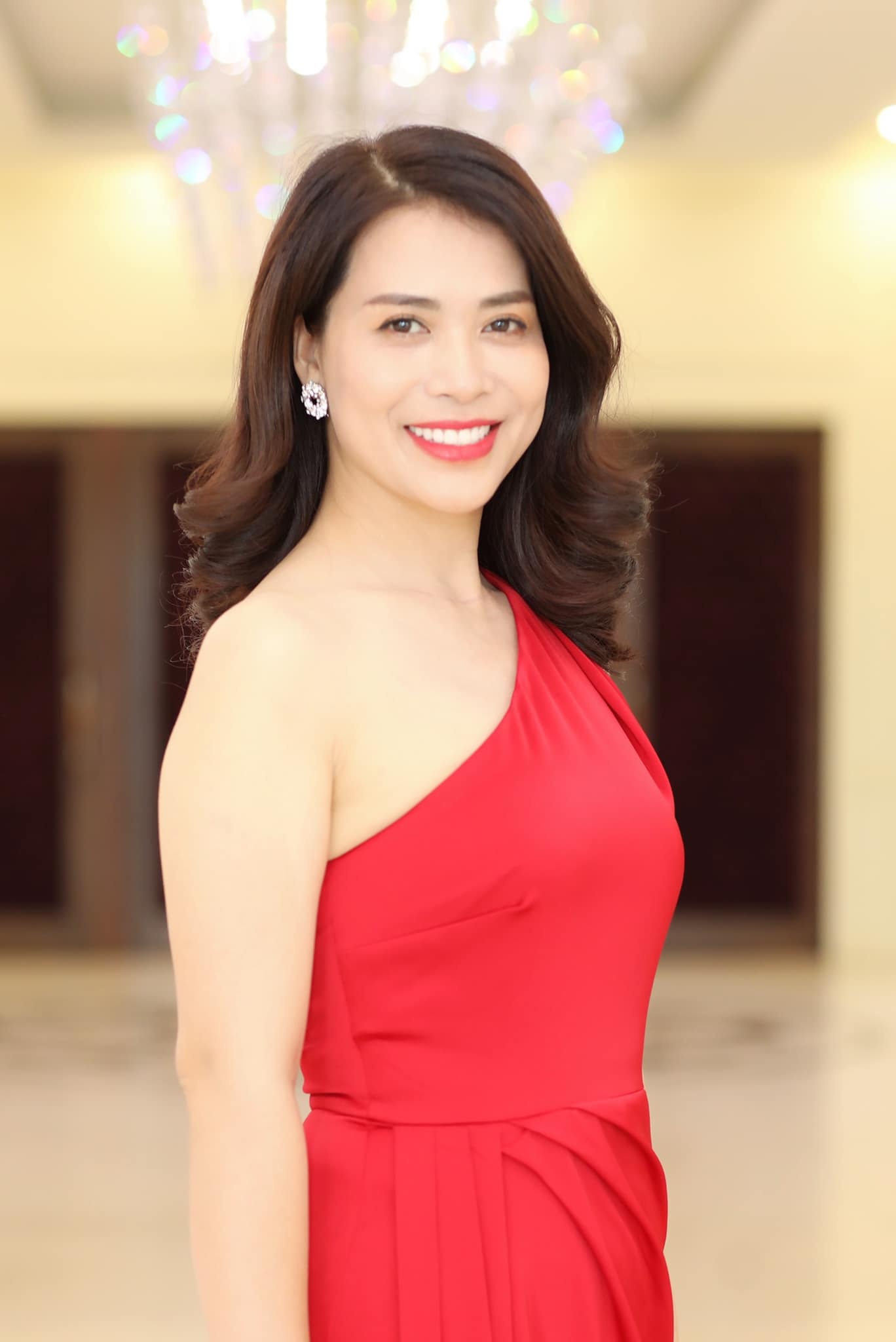 Chi trung ly hon ngoc huyen anh 8