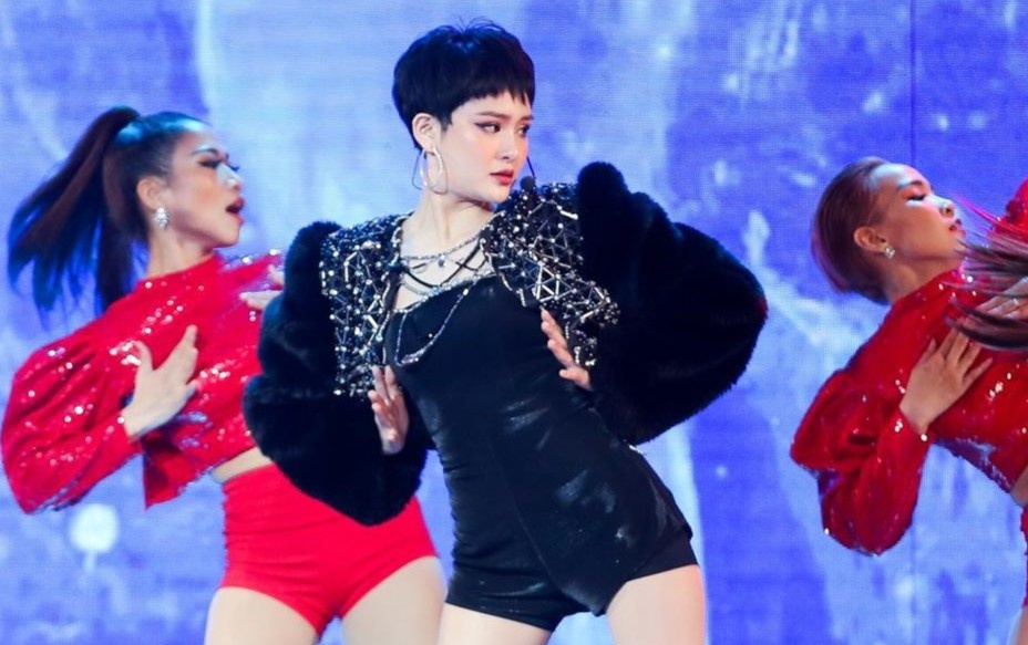 Bao Anh, Hien Ho bieu dien sexy o ZMA 2019 hinh anh