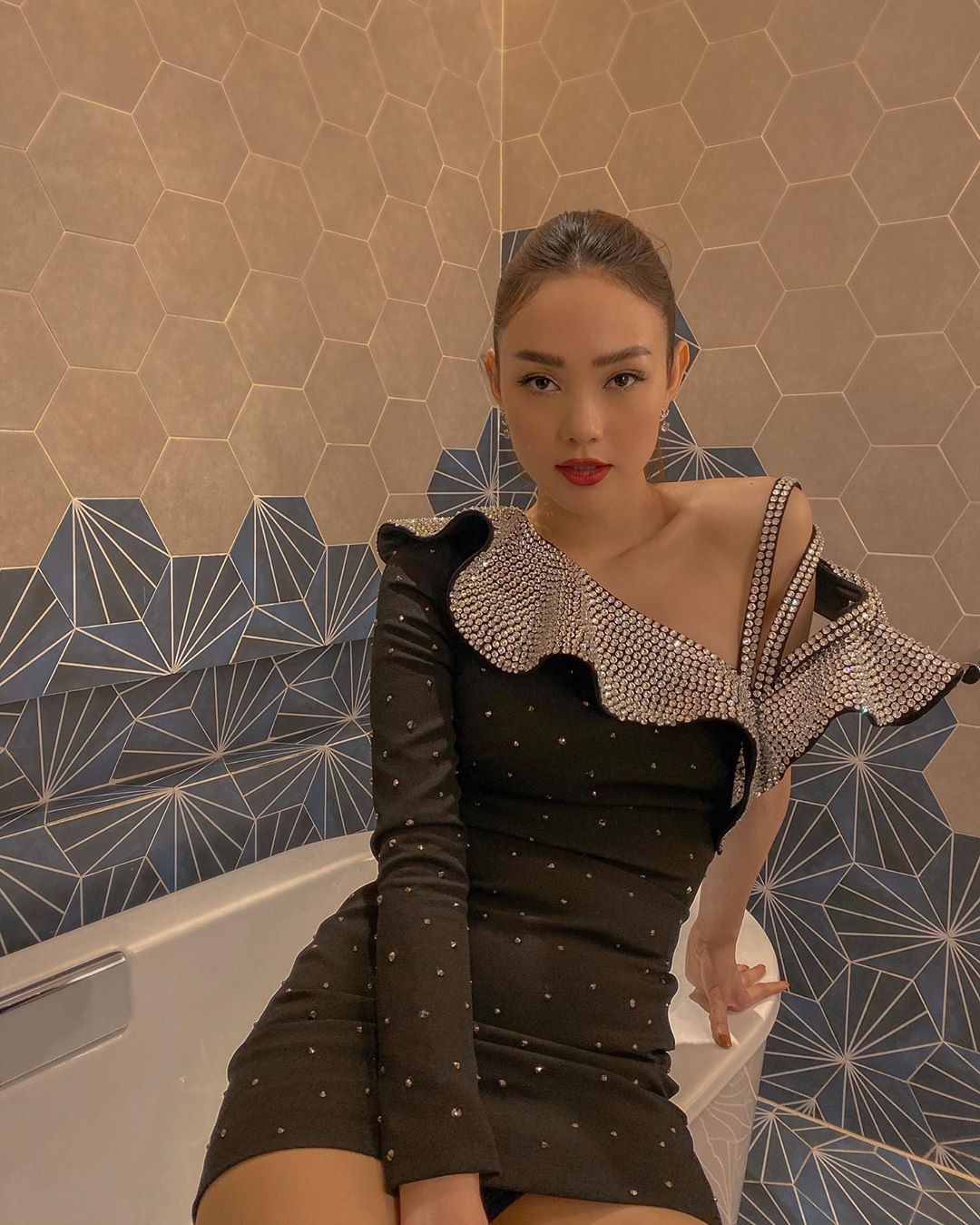 Minh Hằng gầy gò ảnh 10 Minh Hang gay go anh 10