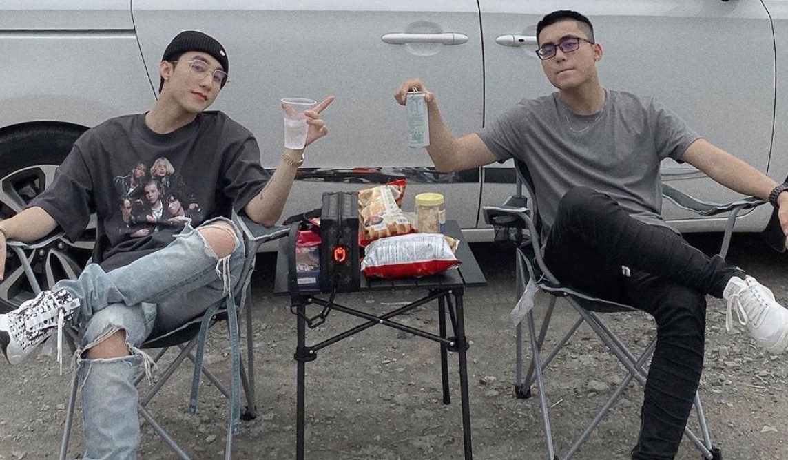 Gia dinh Ly Hai ve mien Tay, Son Tung o ben em trai dip can Tet hinh anh