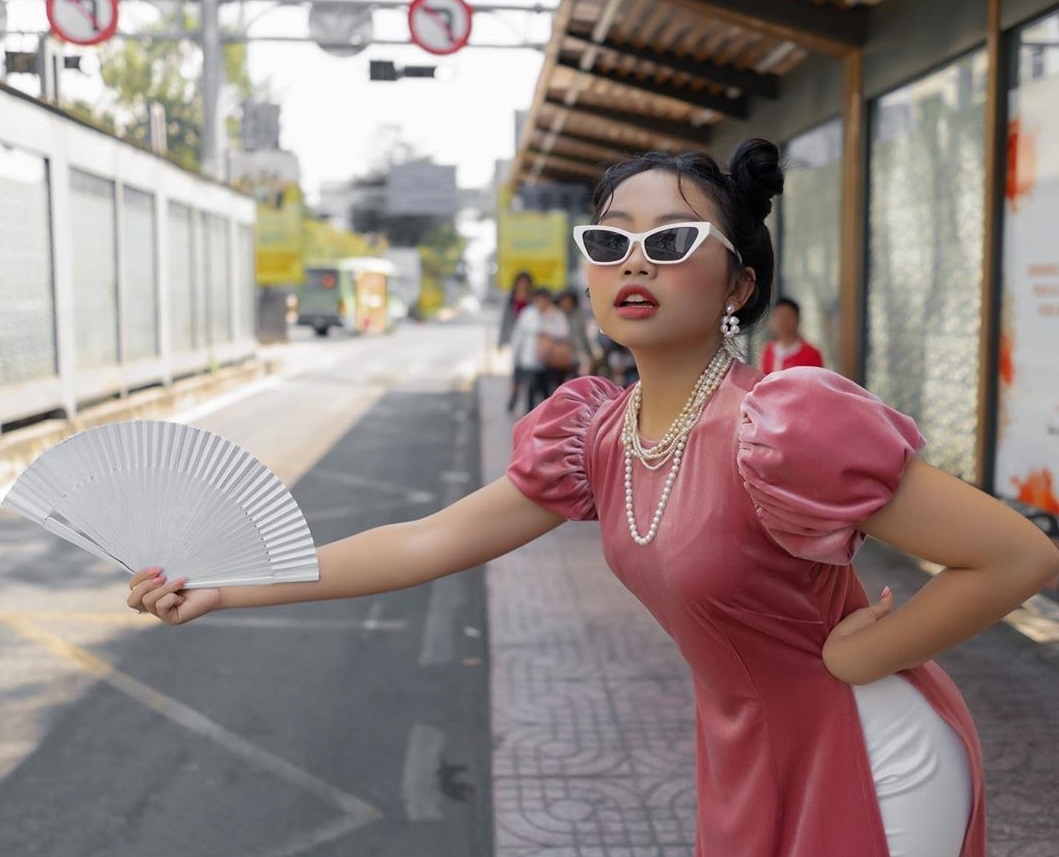 Phuong My Chi choi tet canh ty anh 9