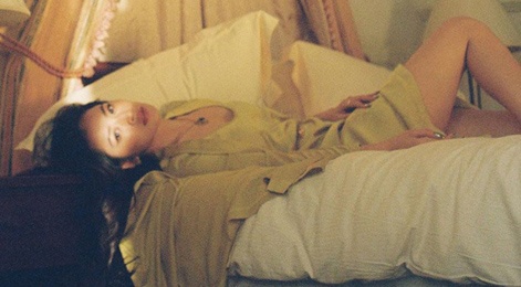 Chi Pu nghien dang anh sexy, khoe vong mot hinh anh