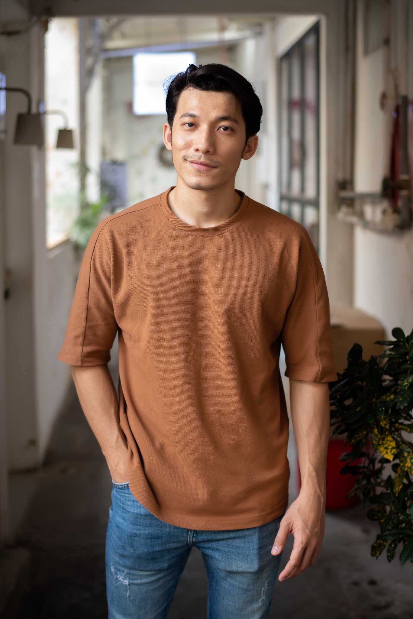 Lien Binh Phat chay di cho chi anh 3