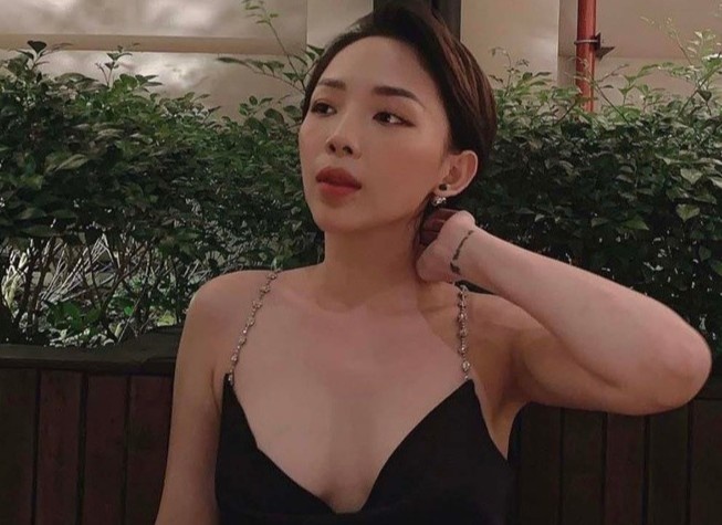 Toc Tien so huu biet thu, xe tien ty hinh anh