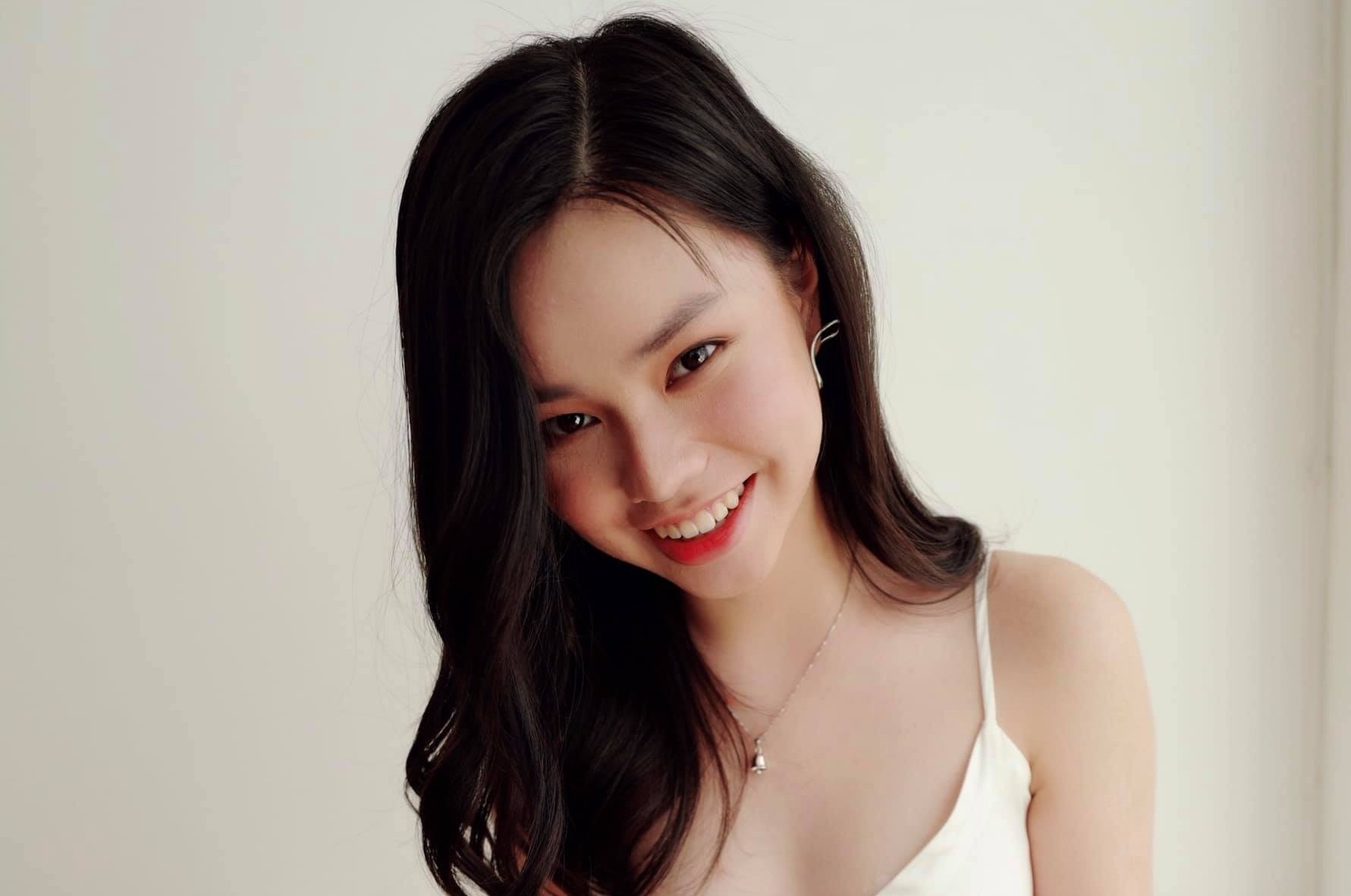 Nhan sac Tra My 'Vo ba' trong lan dau dong MV hinh anh