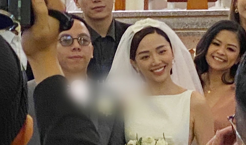 Toc Tien rang ngoi ben Hoang Touliver trong le cuoi o Da Lat hinh anh