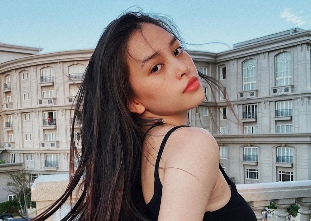 Doi thuong gian di cua Hoa hau Tieu Vy hinh anh