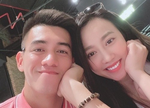 Huynh Hong Loan: 'La nguoi yeu cua Tien Linh rat hanh phuc' hinh anh