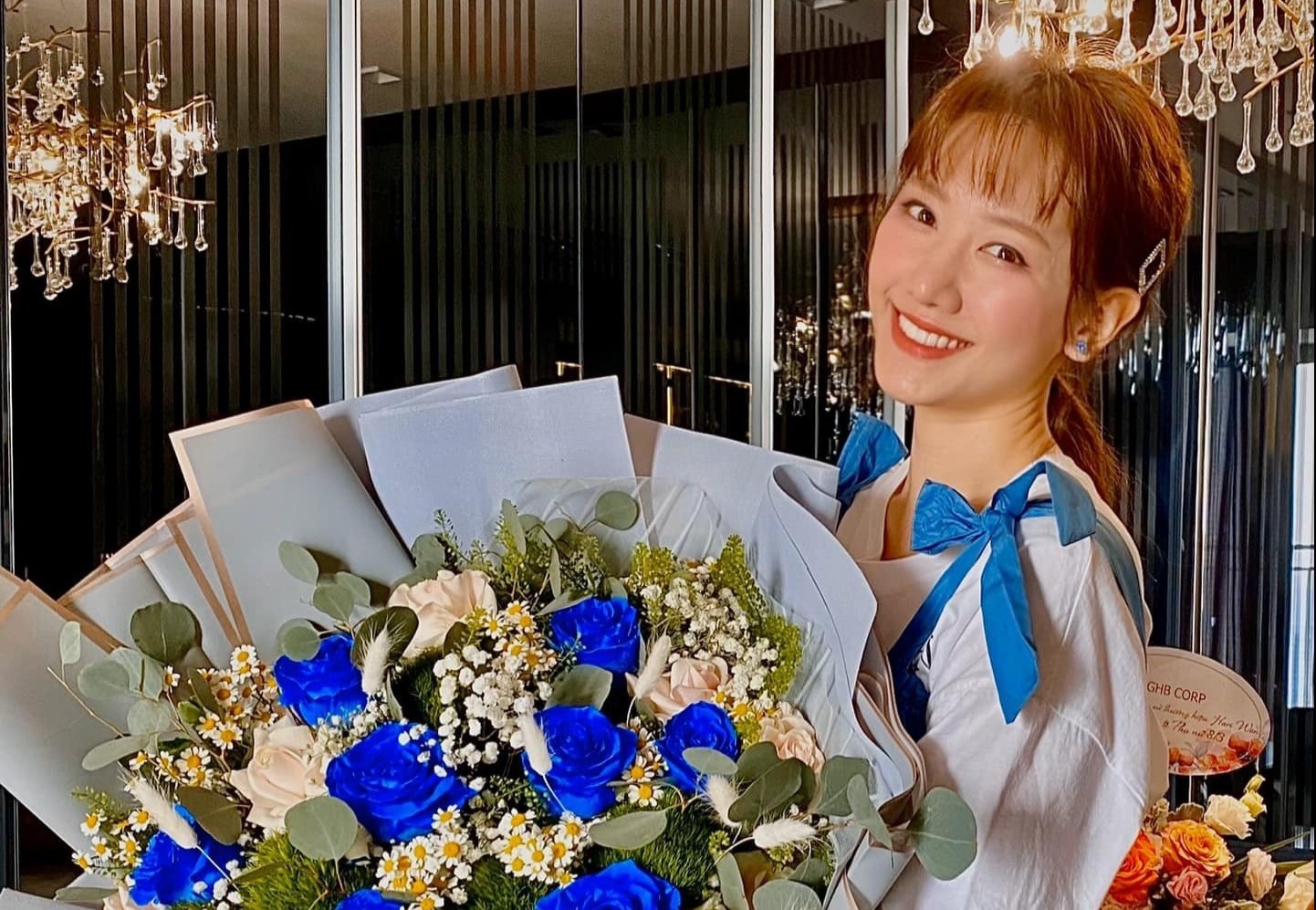 Tran Thanh, Hua Minh Dat tang qua vo nhan 8/3 hinh anh