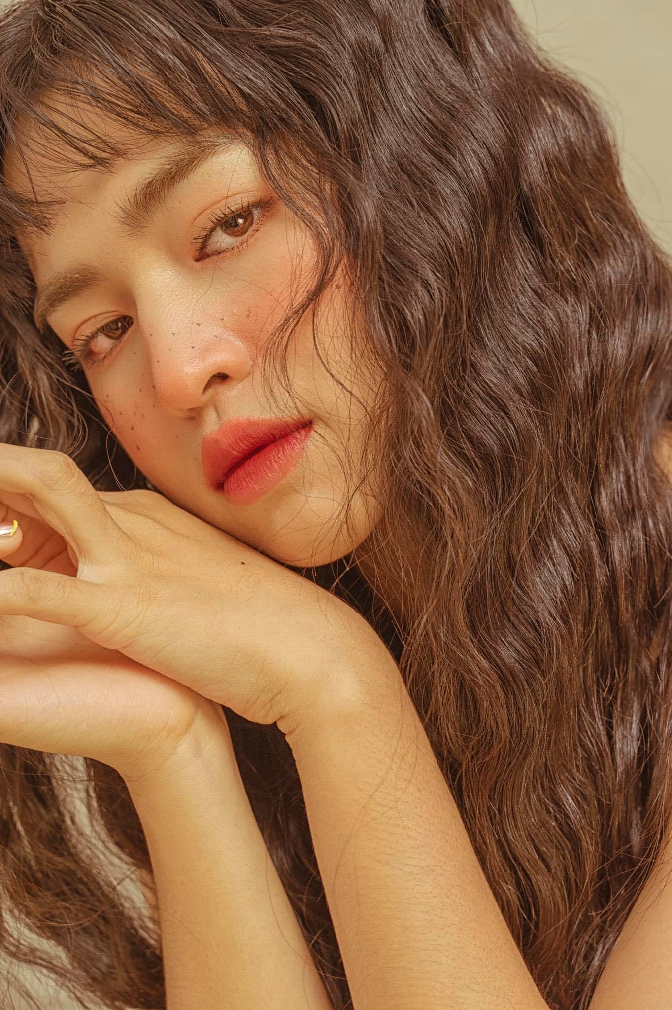 Khanh Van MV La mot thang con trai anh 5