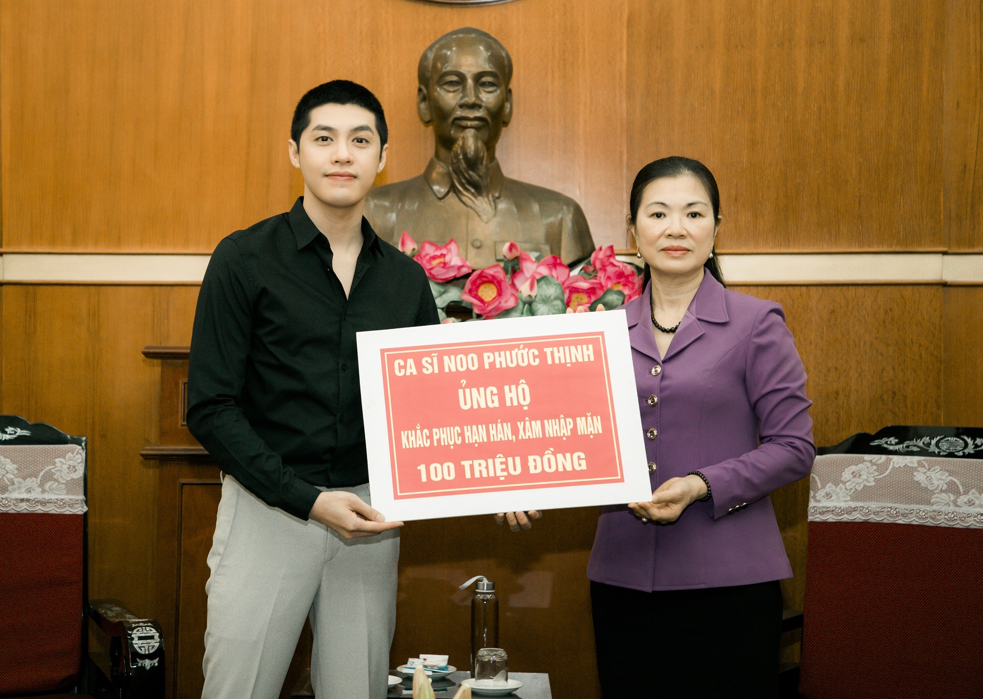 Noo Phuoc Thinh ung ho 300 trieu dong anh 2