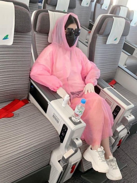 Xuân Bắc đi máy bay mùa dịch ảnh 13 Xuan Bac di may bay mua dich anh 13