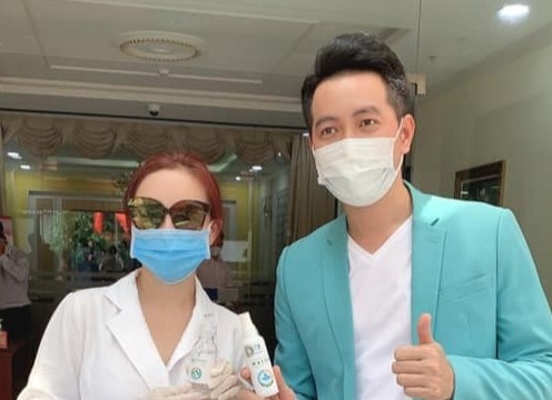 Vy Oanh tang khau trang cho nguoi dan Binh Thuan hinh anh