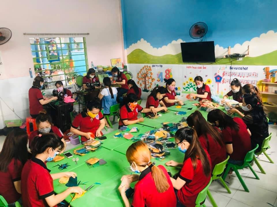 Vy Oang tặng khẩu trang ảnh 1 Vy Oang tang khau trang anh 1