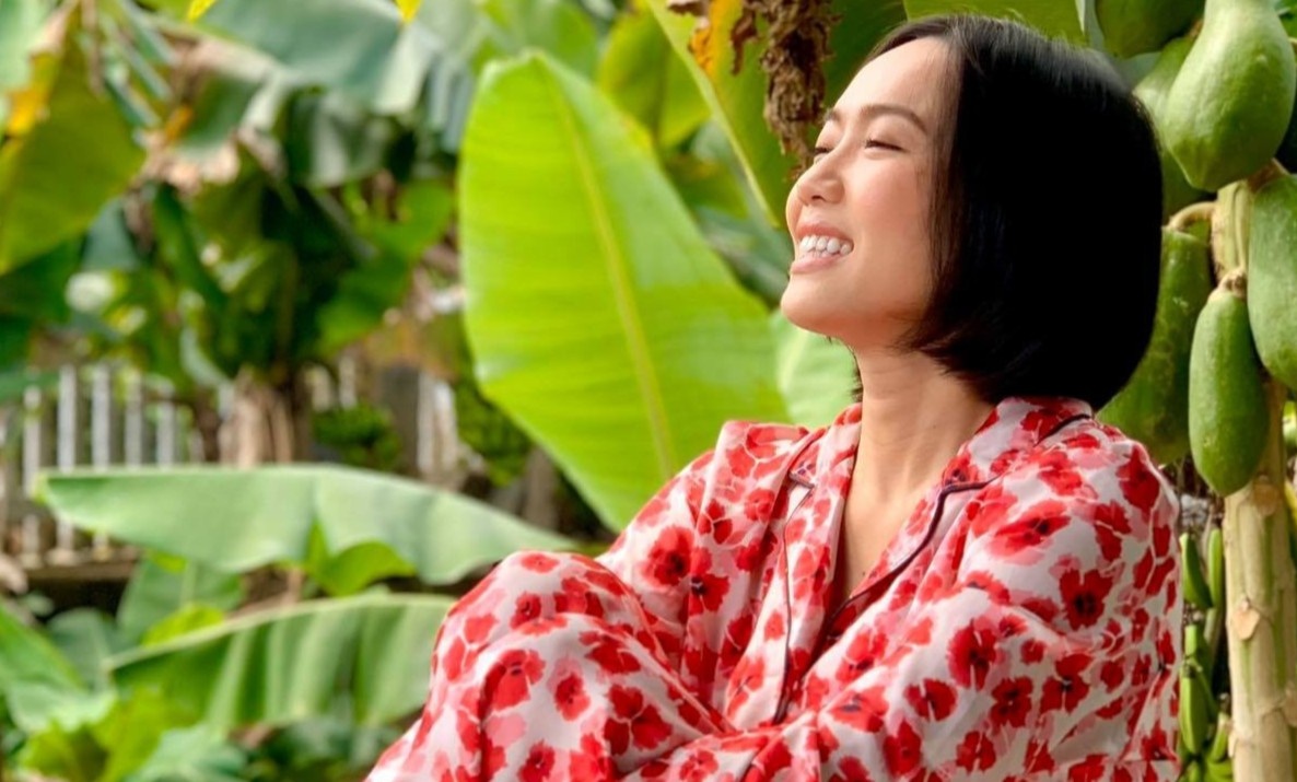 Dieu Nhi chia se bi quyet 'o nha luon vui' hinh anh