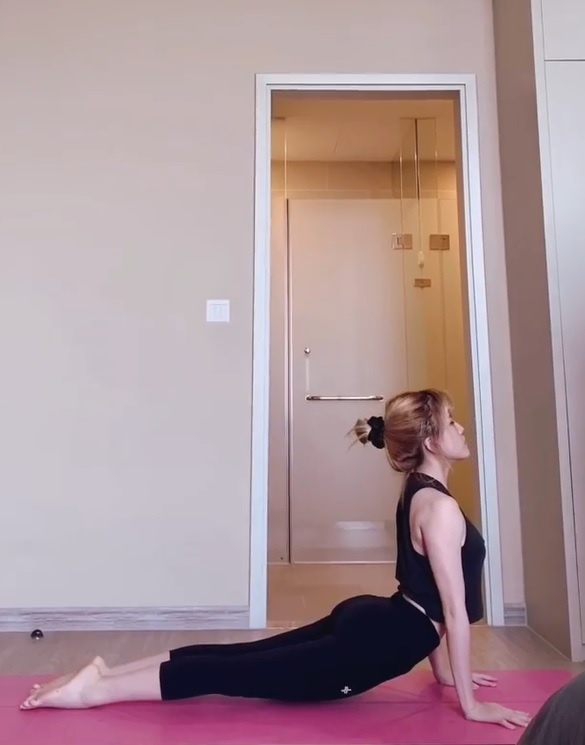 Thiều bảo trâm tập yoga ảnh 7 Thieu bao tram tap yoga anh 7